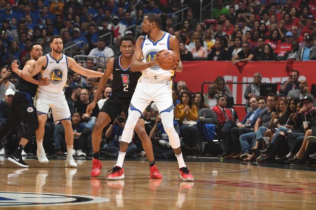 文班亚马不止参禅 还戴上了中国“福禄”葫芦